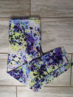 Calvin Klein Performance Capri Cropped Floral Leggings Medium